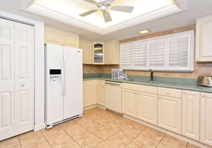Chinaberry 436 - 2 Bedroom Condo with Private Beach with lounge chairs & umbrella provided, 2 Poo.