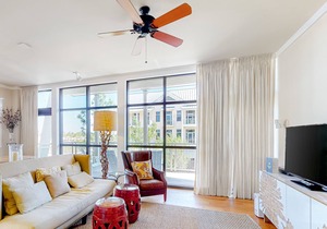 Classic Dog-Friendly Condo with Shared Pool, High-Speed WiFi, and Central AC