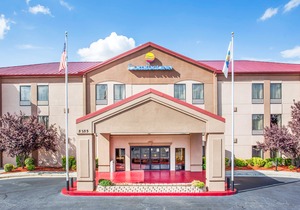 Comfort Inn & Suites at Stone Mountain