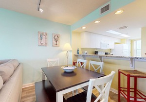 Comfortable Vacation Rental On Okaloosa Island, On The Beach, On-Site Pool