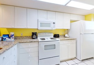 Comfortable Vacation Rental On Okaloosa Island, On The Beach, On-Site Pool