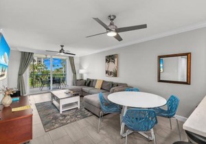 Completely Remodeled I Block Away From Free Beach Access