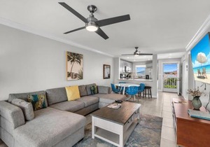 Completely Remodeled I Block Away From Free Beach Access