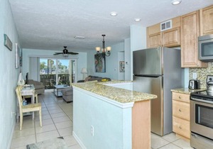 Condo #104 Completely remodeled Siesta Key 2 bedroom 1 bath Condo