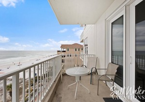 Condo ∙ 2 bedrooms ∙ 6 guests