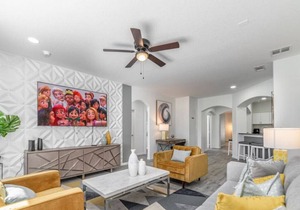 Convenient House Near Dis, game room w/luxury pool