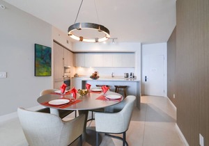 Cosy 1 Bedroom On the Beach, Ocean and City Views at LYFE Resort