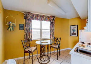 Cozy Beachfront Condo with Shared Pool, Hot Tub, Game Room, & Gym