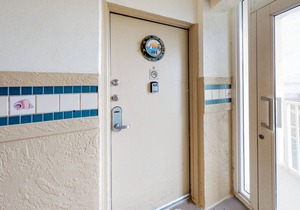 Cozy Beachfront Condo with Shared Pool, Hot Tub, Game Room, & Gym