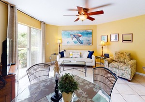 Cozy, coastal condo, Steps to the gulf, Minutes to entertainment