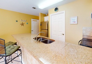Cozy, coastal condo, Steps to the gulf, Minutes to entertainment