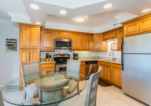 Cozy Condo with Gulf Peek – Steps from the Beach & Across from JW Marriott!
