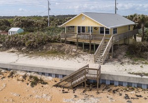 Cozy Cottage, 3 Bedrooms, Sleeps 6, Ocean Front, Pet Friendly, WiFi