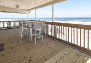 Cozy Cottage, 3 Bedrooms, Sleeps 6, Ocean Front, Pet Friendly, WiFi