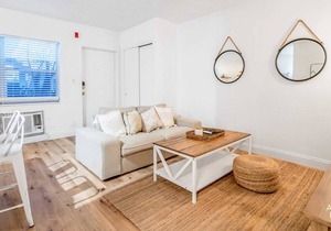 Cozy Ft Lauderdale Apt, Wi-Fi,Pool,Laundry,Parking