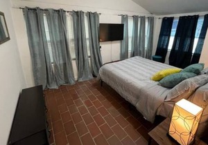 Cozy lovely 3 bedroom home - central loc MIA