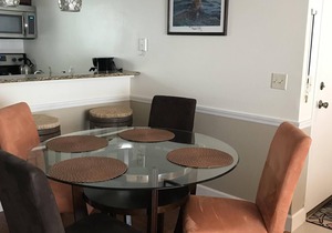 Cozy & Mod condo, Walk to Beach, Self check In-Out, WiFi, 2 Heated Pools, Piers+