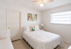 Cozy tropical home! Panoramic view of the canal. Fishing getaway near the ocean!