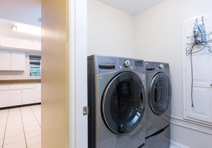 Crescent Street 1138 A, pet-friendly, 2 bedrooms, Pool, Walk to the beach