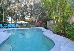Crescent Street 1138 B, Walk to the beach, Pool, 1 Bedroom, Pet Friendly