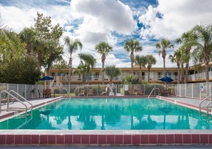 Days Inn by Wyndham Daytona Beach Speedway