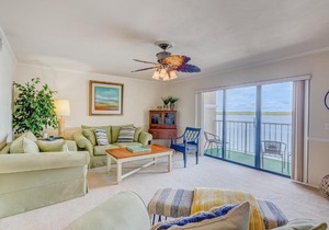 Daytona Beach Luxury Waterfront Retreat - UNIT 201