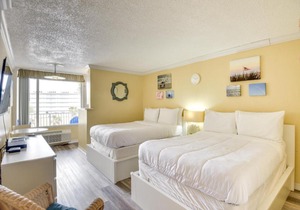 Daytona Beach Studio w/Private Lanai 1 Mi to Pier