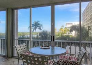 Deluxe Beachfront 2B/2B Creciente Resort Vacation Condo w/ Gulf View, Resort Pool, Tennis Courts!
