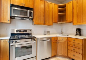 Deluxe Private Bedroom on Capitol Hill | Graduate & Intern Housing