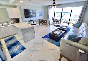 Destin West Gulfside #605 ~Free Beach Service! Amazing View! Lazy River & Pools!