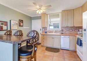 Direct 10th Floor Gulf View, Dazzling Sunsets! Beach Gear, Wi-Fi & Over $100 Free Daily Activities!