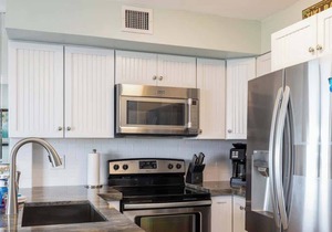 Discover Tavernier's Charm [ Ocean Pointe 4315]