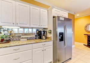 DOG FRIENDLY! Luxurious and professionally decorated townhome across street from beach.
