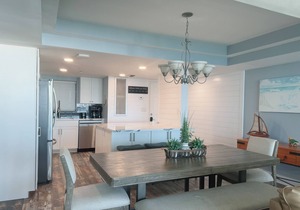 Emerald Water & Sugar White Sand Awaits You! Beachfront Condo, Pool