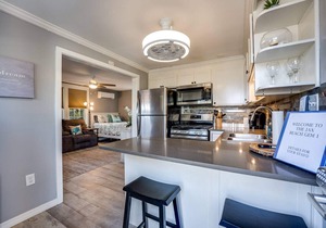 Enjoy GEM 1 in Jax Beach |4 blocks to the Atlantic |Upstairs Apartment |Month Stays Ok |Shared Patio