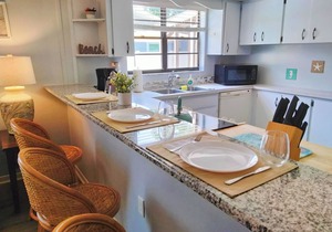 Enjoy Sunsets at Fully Equipped 3BR Beach House! 🏖