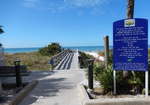 Enjoy Sunsets at Fully Equipped 3BR Beach House! 🏖