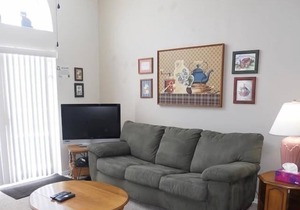Enjoy the Sun by the pool in Linfields 4BR/2.5 BA by RedAwning