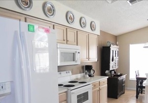 Enjoy the Sun by the pool in Linfields 4BR/2.5 BA by RedAwning