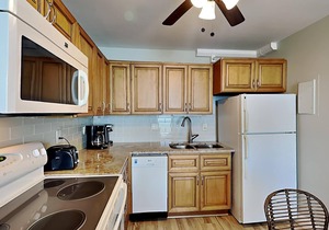 Estero Beach & Tennis 907A | Beachfront + Resort-Style Amenities