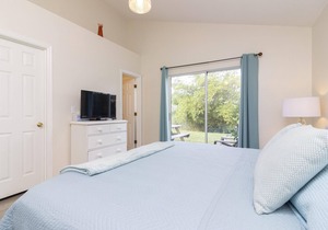 Excellent Location ~ Pet Friendly ~ Only Steps to the Beach!!!