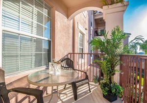 Experience Pure Relaxation and Luxury in this Vista Cay Condo