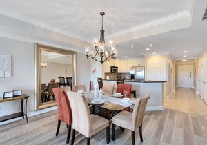 Exquisite 3rd floor condo | 3 Bed, 3 Bath