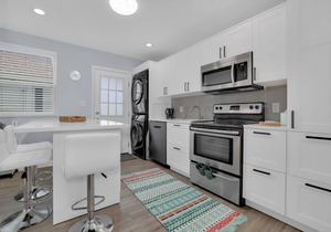 Fabulous stay in the center of Jax Beach, 3/1