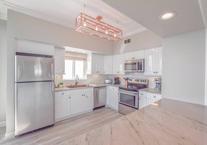 Fall Specials! Penthouse Unit with Stunning Views of Destin!