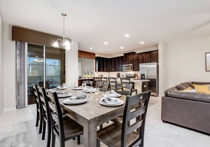 Family Friendly 4 Bed Splash Pool Townhome in Solara Resort