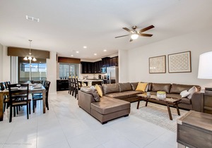 Family Friendly 4 Bed Splash Pool Townhome in Solara Resort