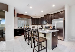 Family Friendly 4 Bed Splash Pool Townhome in Solara Resort