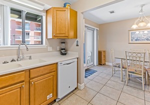 Family-friendly townhouse w/shared pool, partial ocean view, & high-speed WiFi