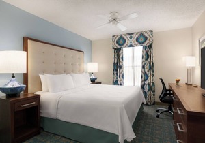 Family & Friends Getaway! 4 Comfortable Units, Close to CenturyLink Sports Complex!